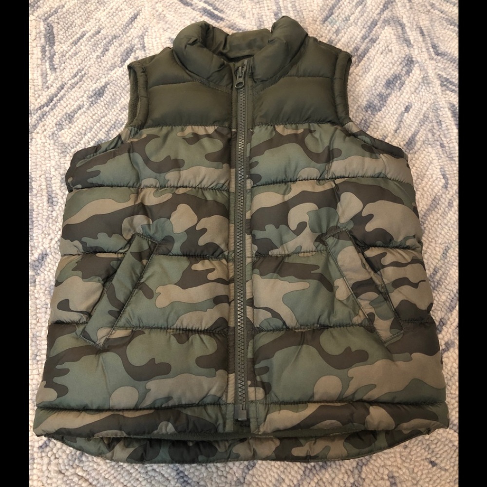 EUC Boy’s Old Navy Camo Puffer Vest 4T